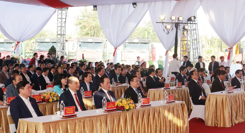 Chủ tịch Quốc hội Vương Đình Huệ và Phó Thủ tướng Trần Lưu Quang tới dự Lễ khởi công dự án Nhà ở xã hội của Vinhomes