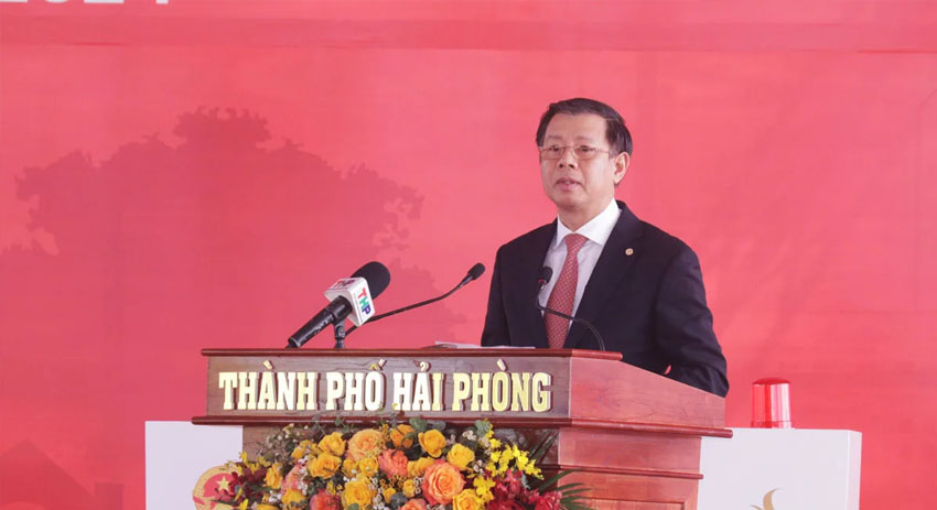 Ông Nguyễn Việt Quang, Phó Chủ tịch HĐQT kiêm Tổng Giám đốc Tập đoàn Vingroup phát biểu tại Lễ khởi công